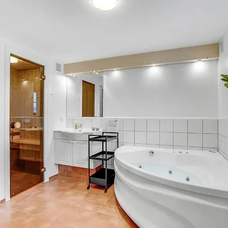 Дом отдыха Nice Home In Blavand With Sauna *